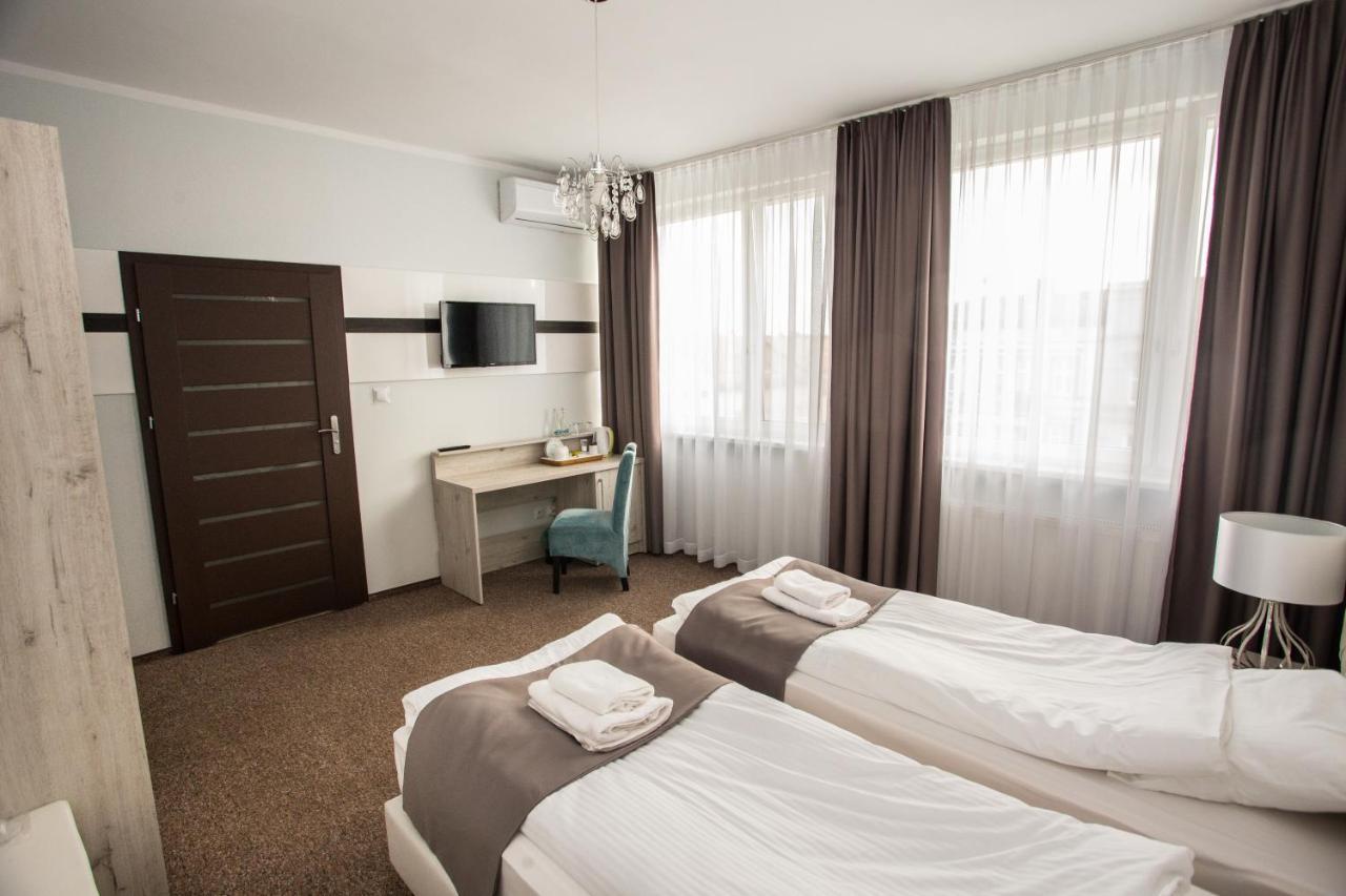 Hotel Tiffany Nowe Miasto Lubawskie Exterior photo